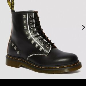 Dr. Martens Black Leather Studded Unisex Boots 8W, 7M